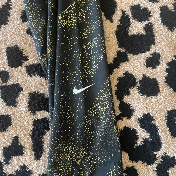 Nike gold glitter leggings - Picture 2 of 4